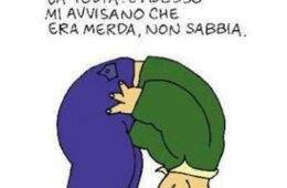 Cartoon of a person in green bending forward, head buried in a dirt mound, with Italian caption about hiding one's head (humorous).